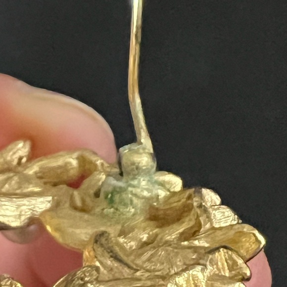 Vintage 1970s Costume Jewelry Avon Faux Pearl And Gold Leaves Wreath Brooch - Picture 9 of 9